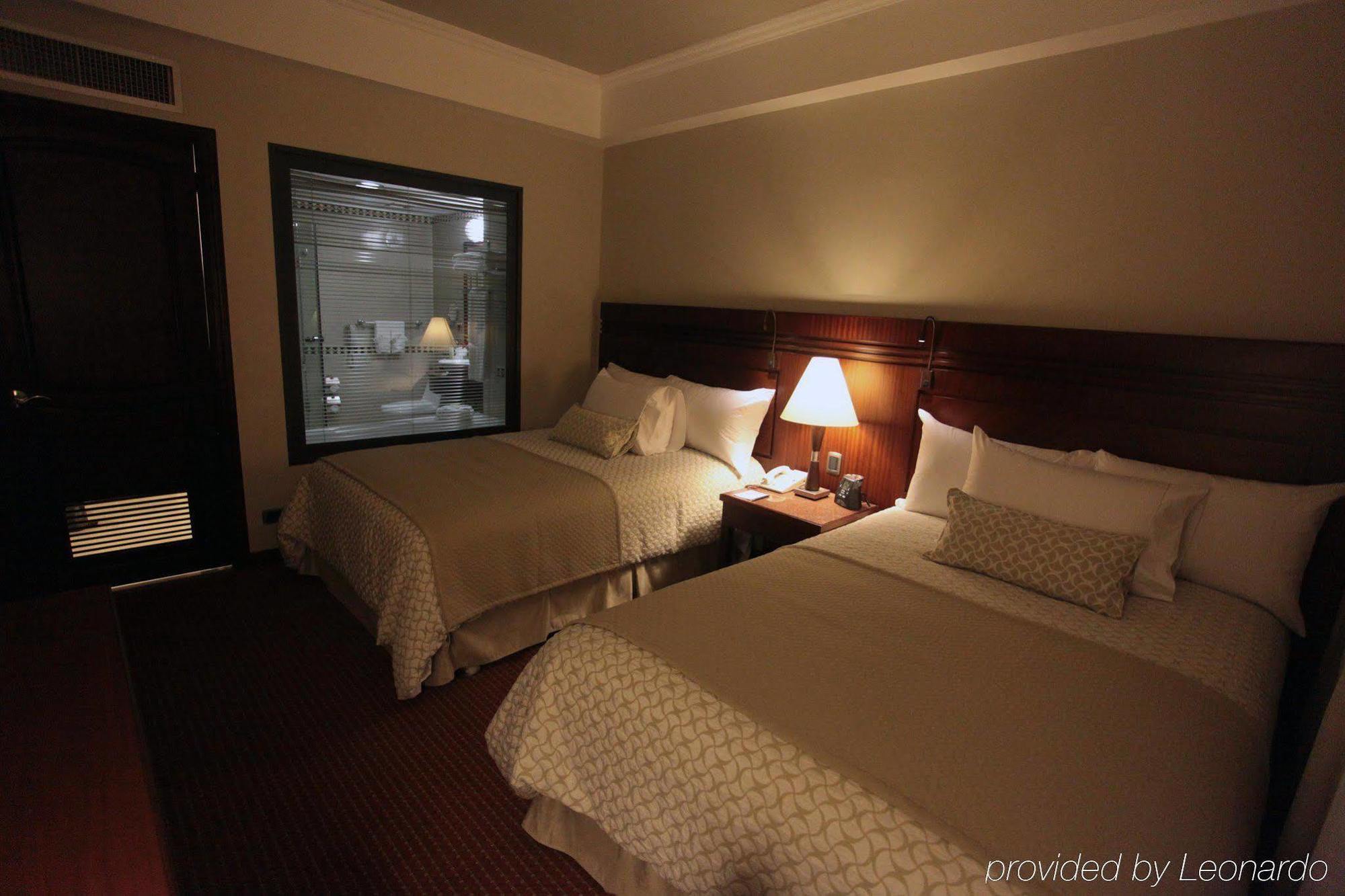 Executive Suites Валенсия Номер фото