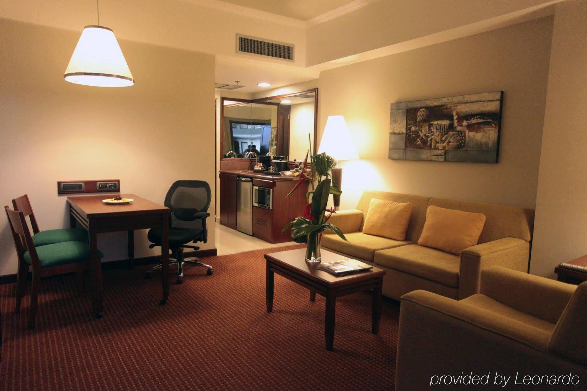 Executive Suites Валенсия Номер фото
